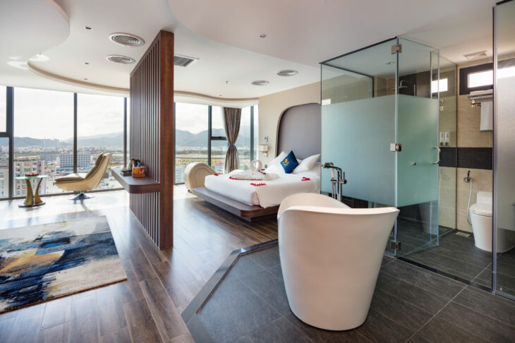 Chuyển nhượng KHÁCH SẠN 3 sao mặt tiền đường BIỆT THỰ Phố Tây TP Nha Trang Diện tích 142m2 Giá bán