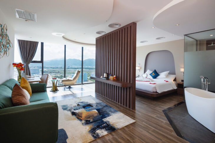 Chuyển nhượng KHÁCH SẠN 3 sao mặt tiền đường BIỆT THỰ Phố Tây TP Nha Trang Diện tích 142m2 Giá bán