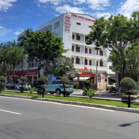 NGỘP BANK – BÁN GẤP NHÀ 3 TẦNG, 125M2, MẶT PHỐ NGUYỄN TẤT THÀNH – HẢI CHÂU – CHỈ 15.7 TỶ