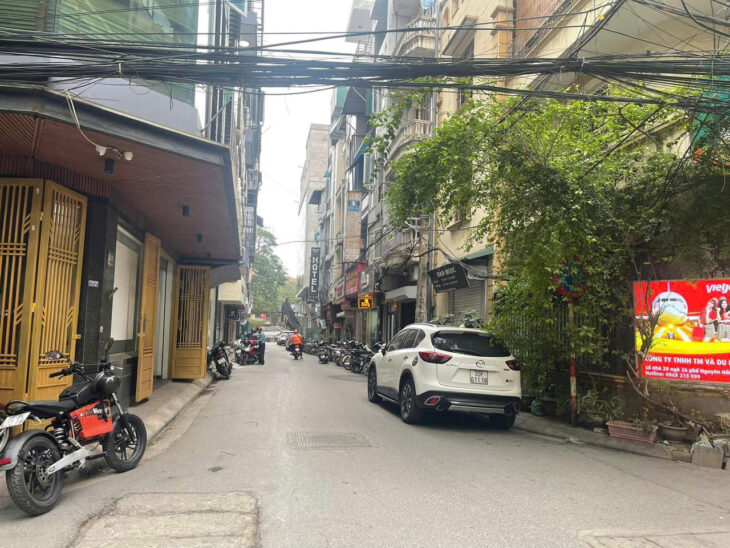 Giá đầu tư – Bán nhà Hoàng Văn Thái 103m căn góc 3 mặt ngõ đều ô tô – vỉa hè