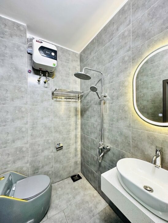 VÕ CHÍ CÔNG 32M GIÁ 8,25 TỶ,DÂN XÂY ,PHÂN LÔ,BA GÁC ĐỖ CỬA,FULL NỘI THẤT