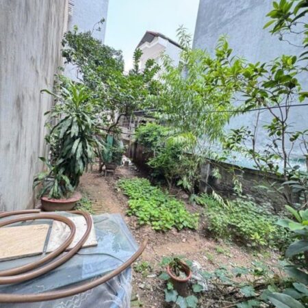 210.X Đức Giang – 60m² – MT 4.2m – Giá 7.2 tỷ – Ô tô đỗ cổng – Ngõ thông – Lô góc đẹp