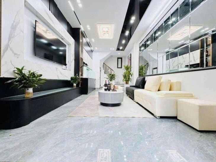 Bán Nhà Dân Xây 5 Tầng Thiết Kế Chuẩn Châu Âu Tại Trung Tâm Quận Cầu Giấy