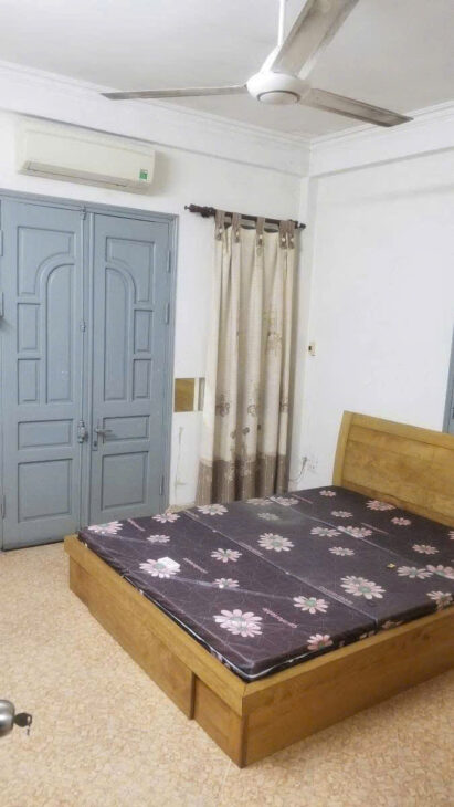 CẦU GIẤY – GẦN HỒ QUẬN UỶ – NGÕ THẲNG GẦN Ô TÔ 35m2 5 tầng mt 4.4m Giá 8.2 tỷ