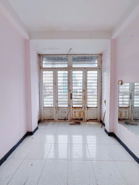 SÁT MẶT TIỀN Q4 TÔN ĐẢN NGANG 3 DÀI 16 M ĐÚC 4 TẤM CÓ 5 TỎI