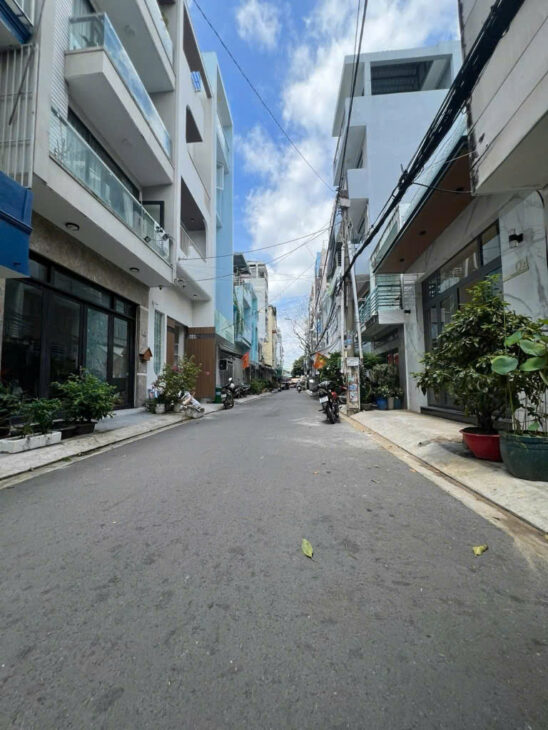 MẶT TIỀN KINH DOANH TÂN MỸ PHÚ MỸ HƯNG Q7 NGANG 5 DÀI 10 NHÀ MỚI NHĨNH 200 TRIỆU M