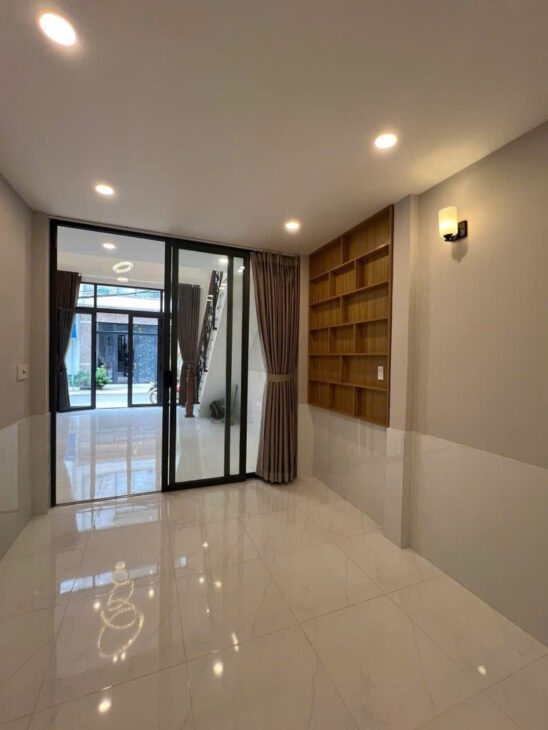 MẶT TIỀN KINH DOANH TÂN MỸ PHÚ MỸ HƯNG Q7 NGANG 5 DÀI 10 NHÀ MỚI NHĨNH 200 TRIỆU M