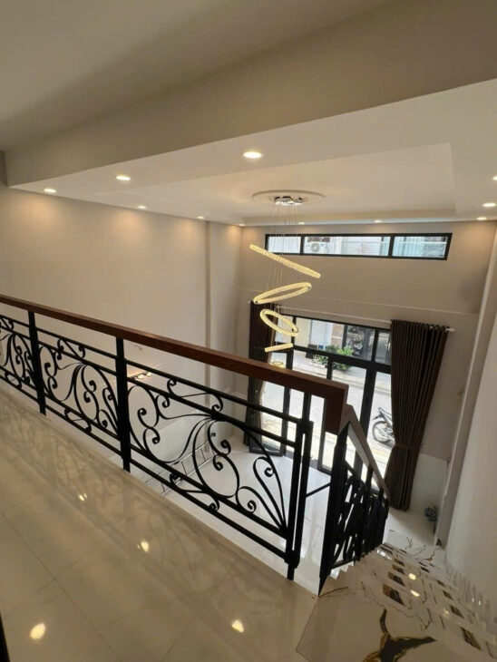 MẶT TIỀN KINH DOANH TÂN MỸ PHÚ MỸ HƯNG Q7 NGANG 5 DÀI 10 NHÀ MỚI NHĨNH 200 TRIỆU M
