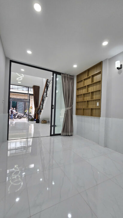 MẶT TIỀN KINH DOANH TÂN MỸ PHÚ MỸ HƯNG Q7 NGANG 5 DÀI 10 NHÀ MỚI NHĨNH 200 TRIỆU M