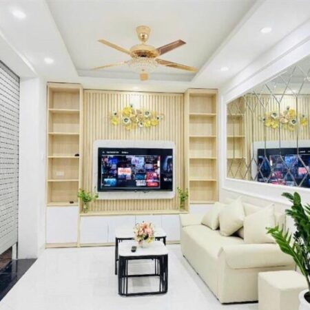 CẦU GIẤY 35M x5 TẦNG-7,7 TỶ NHÀ ĐẸP,NGÕ BA GÁC,THÔNG CÁC NGẢ,GẦN PHỐ