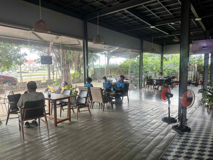 Bình Dương ! Cần sang quán caffe sân vườn ngay bờ sông rộng rãi thoáng mát, Tel : 0908856457 (