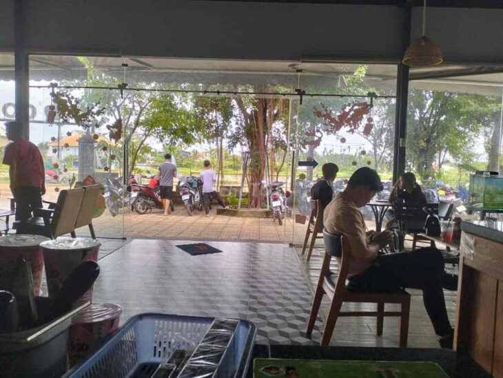 Bình Dương ! Cần sang quán caffe sân vườn ngay bờ sông rộng rãi thoáng mát, Tel : 0908856457 (