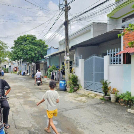 Bán Nhà giá đất, 2 mặt tiền kinh doanh, đường oto ra vào, gần trường học các cấp Giá còn TL