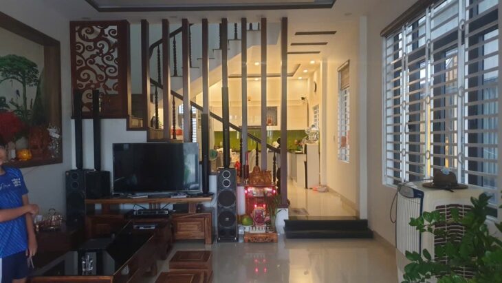 Bán nhà 3 tầng Thế Lữ, Sơn Trà, ô tô vào tận nhà, 93m², giá 11.5 tỷ
