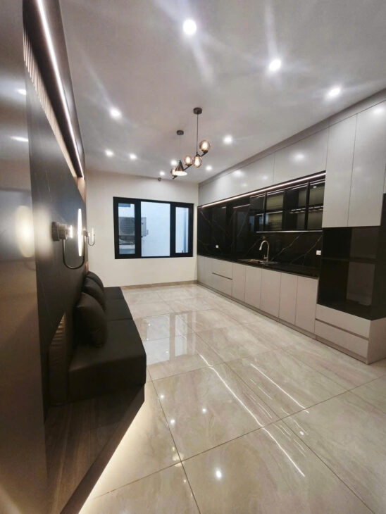 BÁN NHÀ MẶT PHỐ KV HOÀNG CẦU, ĐỐNG ĐA – 60M x 5T THANG MÁY – FULL NỘI THẤT – KINH DOANH – GIÁ 29.9