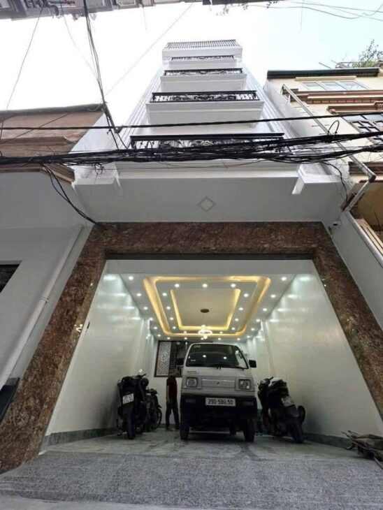 Nhà Hoàng Quốc Việt, ngõ thông, ôtô vào nhà, 20m ra phố, DT45m2, 6 tầng thang máy