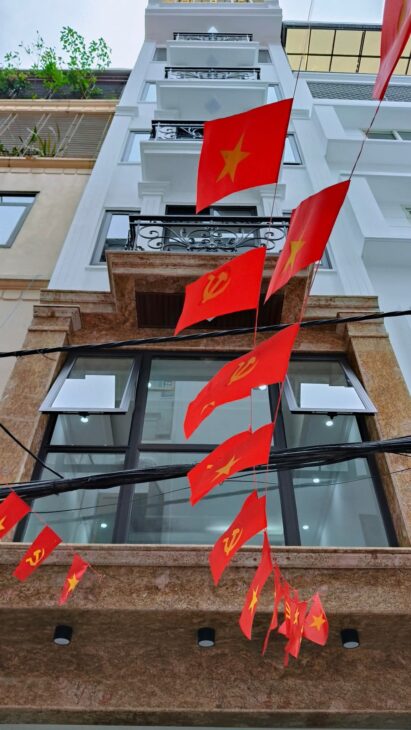 PHÂN LÔ, GARA ÔTÔ – 7 TẦNG THANG MÁY – 12 P. KHÉP KÍN – KINH DOANH