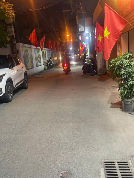 Phố Vương Thừa Vũ – nhà 3 tầng, 83m2, giá cực rẻ cho nhà đầu tư xây CCMN, CHDV