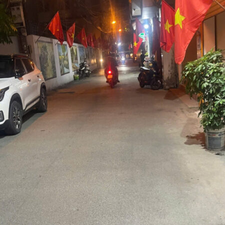 Phố Vương Thừa Vũ – nhà 3 tầng, 83m2, giá cực rẻ cho nhà đầu tư xây CCMN, CHDV