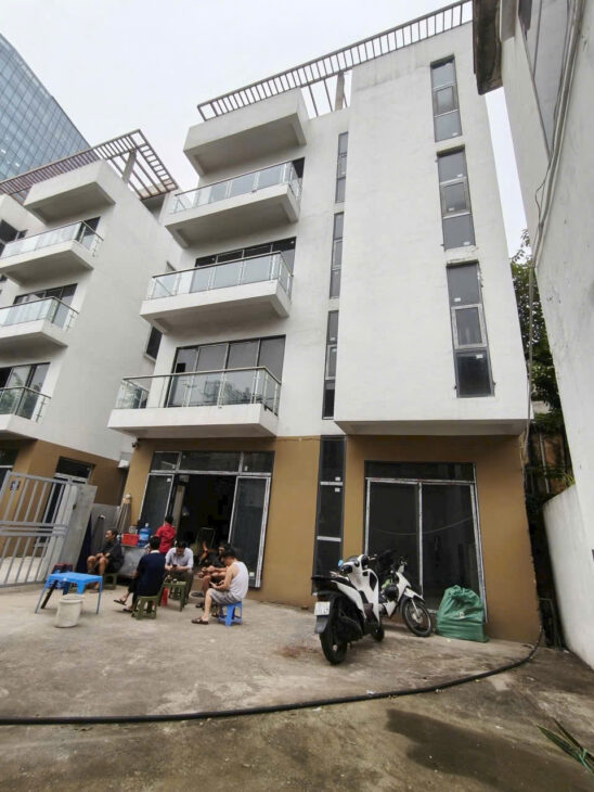 Nhà vườn thô phố Phạm Văn Đồng, 188m2, 5 tầng, MT 10m, giá 43 tỷ