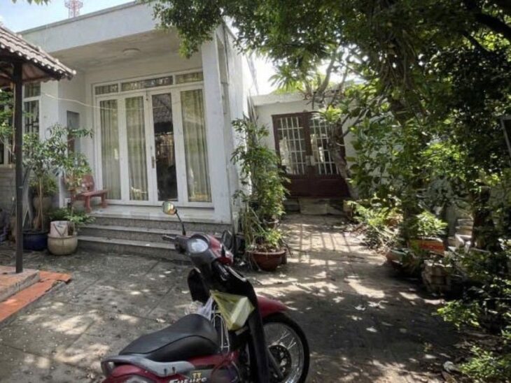 Nhà Lô góc SHR Đ.9m 236m2 – Trần Thị Bốc Hóc Môn SS
