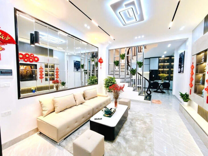 BÁN NHÀ ĐẸP Ở NGAY – XUÂN THUỶ, CẦU GIẤY – 42M x 4T- MT 3.8M – FULL NỘI THẤT – SÁT Ô TÔ