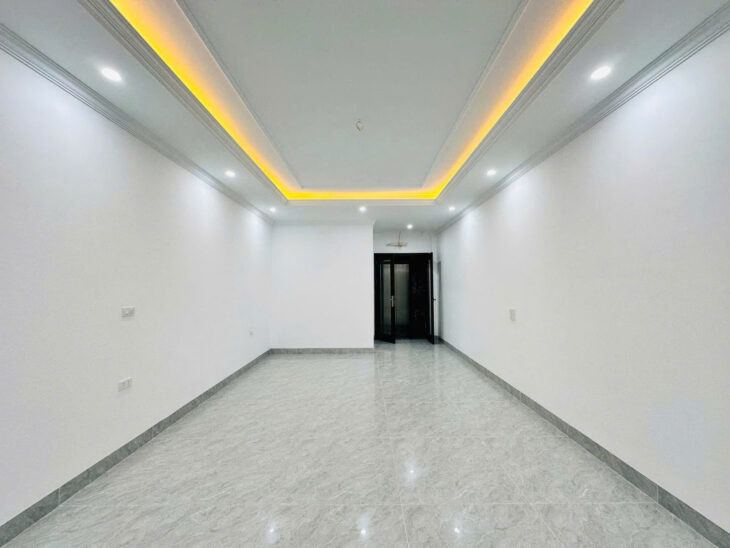 BÁN NHÀ TRẦN QUỐC HOÀN, CẦU GIẤY – 41M² x 7T THANG MÁY – PHÂN LÔ Ô TÔ TRÁNH – KINH DOANH – GIÁ 24.5