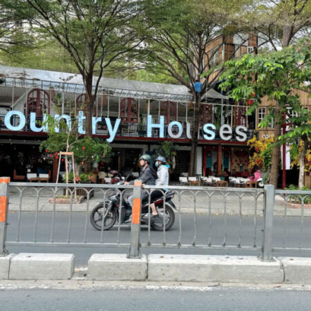 Nhà chính chủ Phan Văn Trị P.10 62m2 nở hậu 4.25m 3 tầng đẹp sát bên Cityland chỉ 10.6 tỷ.