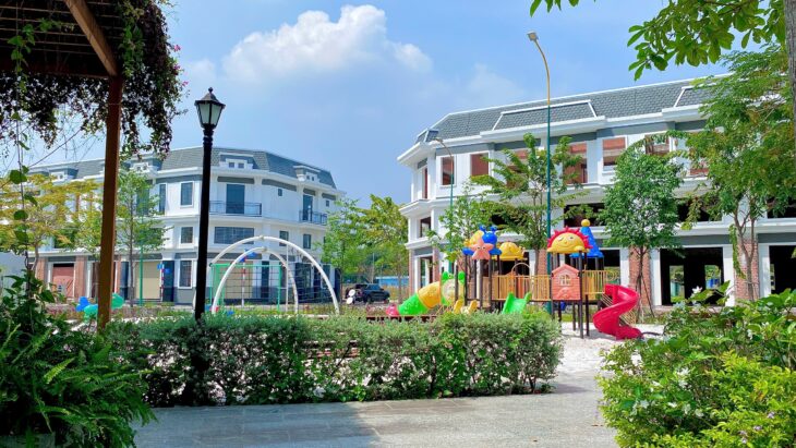 Thổ cư 100%, xây dựng chuẩn chỉnh Châu Âu – Hạ tầng hoàn thiện, dân cư đông đúc