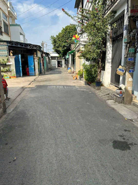 Bán lô khu đất Tặng Ngay ngôi nhà cấp cho 4 cũ địa điểm Tân Thới nhất quận 12