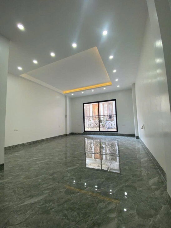 BÁN NHÀ HOÀNG QUỐC VIỆT, CẦU GIẤY – 40/45M x 6T THANG MÁY – Ô TÔ – KINH DOANH- GIÁ 18.5 TỶ