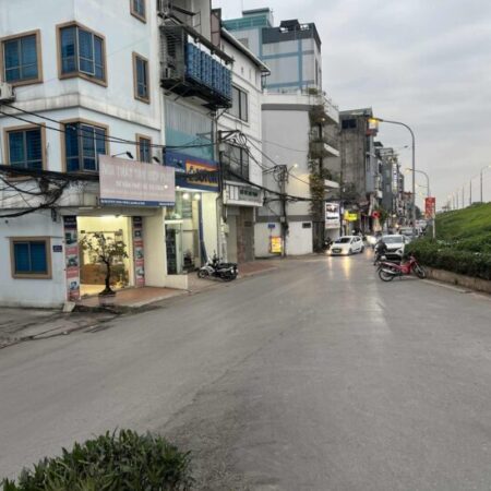 bán nhà mặt phố Lâm Du, 110m x 7 tầng, 18 phòng khép kín, dòng tiền 70tr/tháng