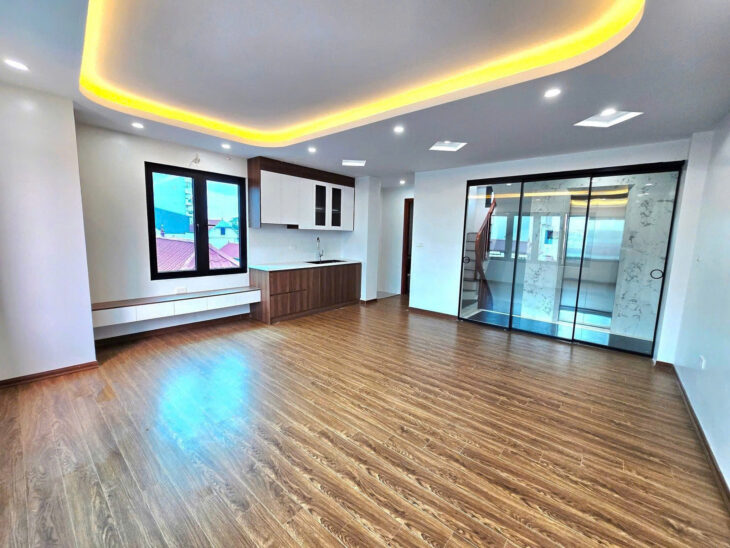 BÁN NHÀ PHÂN LÔ ĐỘI NHÂN, BA ĐÌNH – 40/43M² x 7T THANG MÁY – MT RỘNG – GARA Ô TÔ – KINH DOANH – GIÁ