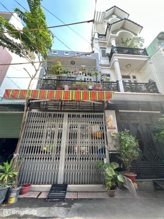 Bán nhà mặt phố Lê Văn Quới, Bình Tân. DT 4x12m, 2 tầng, SH, 2PN. Giá 4.6 tỷ. LH: 0909898125