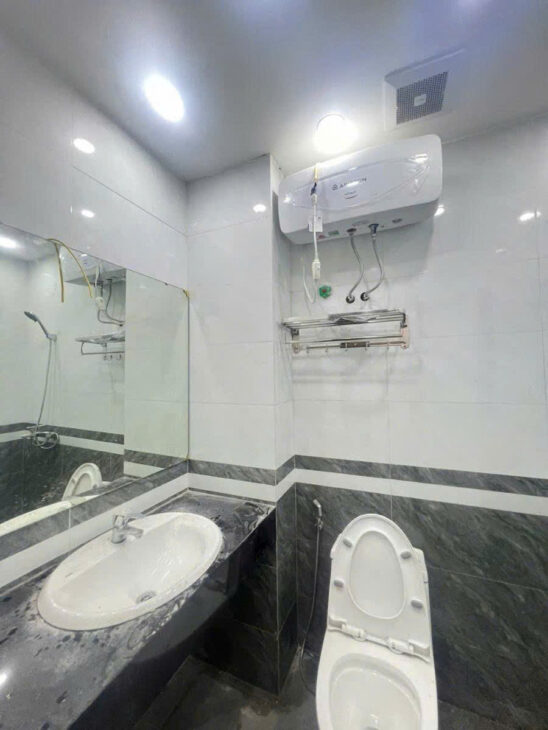 BÁN NHÀ HOÀNG QUỐC VIỆT, CẦU GIẤY – 45M x 6T THANG MÁY – MT 4.3M – Ô TÔ – KINH DOANH – GIÁ 17.9 TỶ
