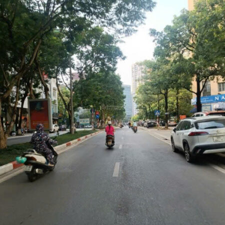 BÁN TÒA NHÀ MẶT PHỐ TRẦN ĐĂNG NINH, CẦU GIẤY – 99M² x 9 TẦNG – MT 7M – DÒNG TIỀN 150TR/TH – GIÁ 88