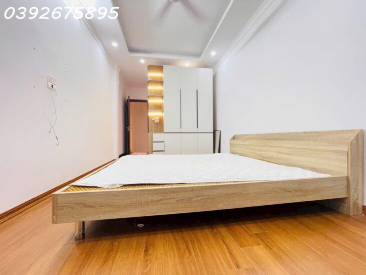 Bán nhà Yên Lộ 40m2, 5 tầng gần ô tô, ngõ thông, nhà mới ở ngay.