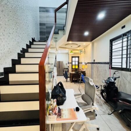 Bán Nhà 45 m2 , 2 tầng – hẻm xe hơi Nguyễn Gia Trí ( D2 )– Bình Thạnh, khu VIP nhà đẹp, ở hay