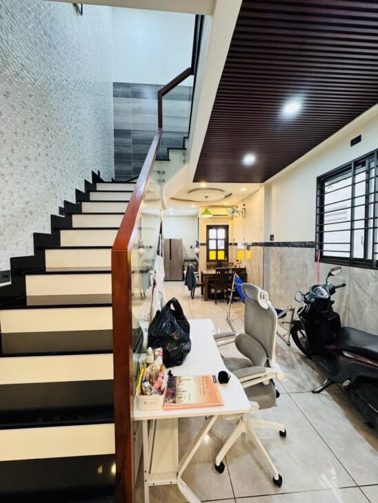 Bán Nhà 45 m2 , 2 tầng – hẻm xe hơi Nguyễn Gia Trí ( D2 )– Bình Thạnh, khu VIP nhà đẹp, ở hay