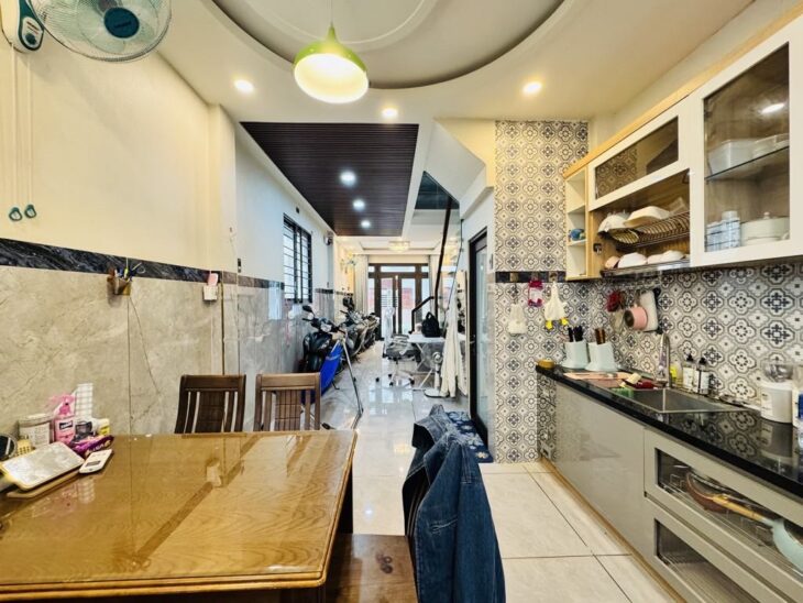 Bán Nhà 45 m2 , 2 tầng – hẻm xe hơi Nguyễn Gia Trí ( D2 )– Bình Thạnh, khu VIP nhà đẹp, ở hay