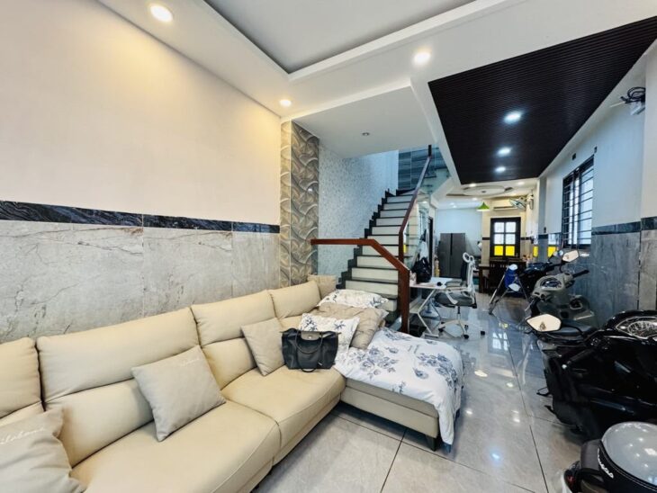 Bán Nhà 45 m2 , 2 tầng – hẻm xe hơi Nguyễn Gia Trí ( D2 )– Bình Thạnh, khu VIP nhà đẹp, ở hay