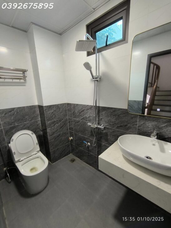 Bán nhà Yên Lộ 35m2, 5 tầng lô góc, gần KĐT Đô Nghĩa, nhà mới ở ngay.
