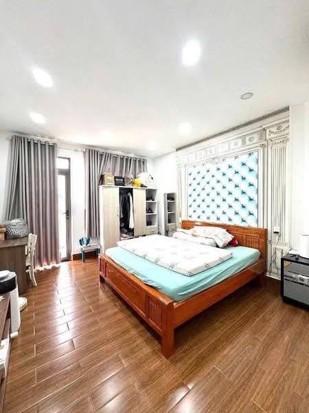 💎 Nhà đẹp Nguyễn Chí Thanh, Q.5 – 65m² – 3 tầng – giá chỉ 5.9 tỷ.