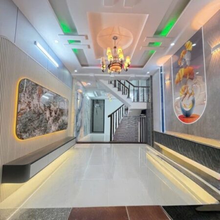 NHÀ 3 TẦNG TẶNG FULL NT, ĐƯỜNG LÂM THỊ HỐ SÁT BÊN SIÊU THỊ CHỢ HẠT ĐIỀU. SÁT VÁCH HIỆP THÀNH CITY