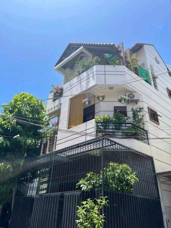 Bán nhà 3 tầng đường Định Cư, Phường Tân Lập, TP. Nha Trang. Giá 6.5 tỷ