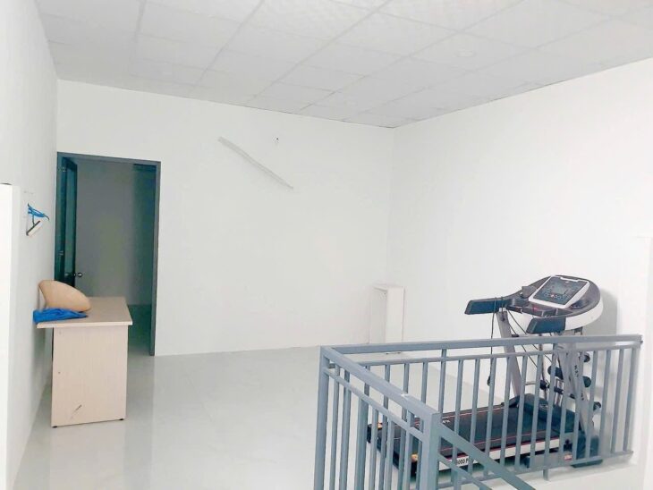 BÁN NHÀ 2 TẦNG KINH DOANH MẶT TIỀN ĐƯỜNG NGUYỄN TẤT THÀNH