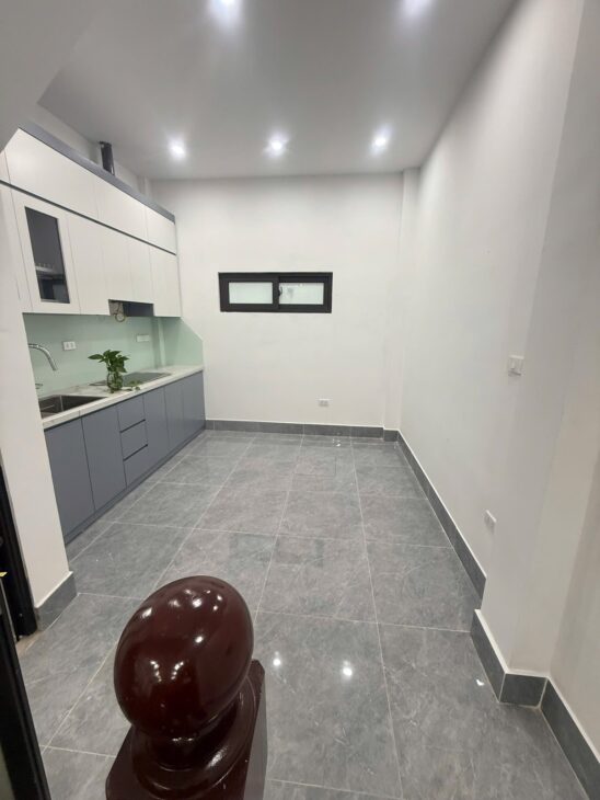 Bán nhà ngõ thông tại cầu Lủ, DT 34m2, 4 tầng giá 8,2 tỷ.
