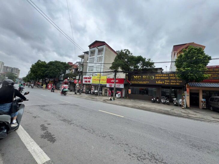 Bán nhà Phố Xốm 48m², 4 tầng, 2 thoáng, ngõ đẹp gần phố, lô góc, nhà mới kinh doanh ở ngay.