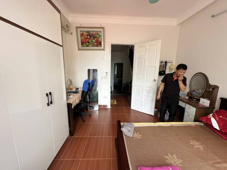 Bán nhà Phố Xốm 48m², 4 tầng, 2 thoáng, ngõ đẹp gần phố, lô góc, nhà mới kinh doanh ở ngay.