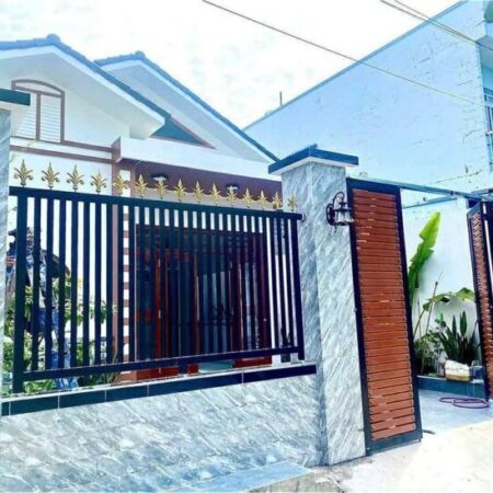 BIỆT THỰ MINI MỚI HOÀN THIỆN 105M2 HẺM Ô TÔ ĐẬU CỬA GẦN CHỢ HÓC MÔN. BIỆT THỰ MINI MỚI HOÀN THIỆN 105M2 HẺM Ô TÔ ĐẬU CỬA GẦN CHỢ HÓC MÔN.